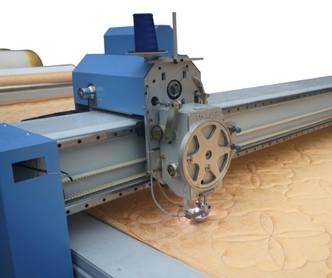 Machine piquante de alimentation automatique d'aiguille simple pour des conceptions de combinaison