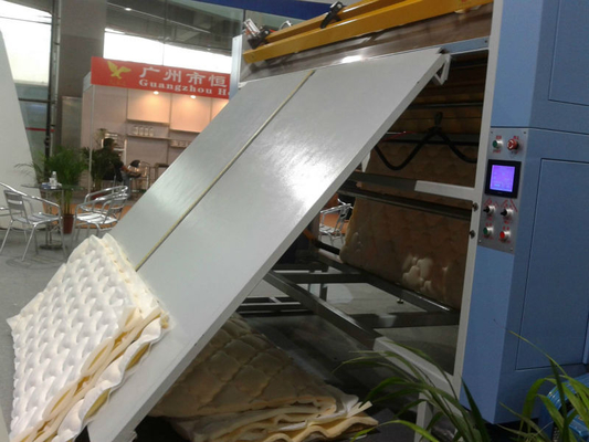 La découpeuse piquante automatisée automatisée piquent le fabricant de machines de découpeuse de tissu