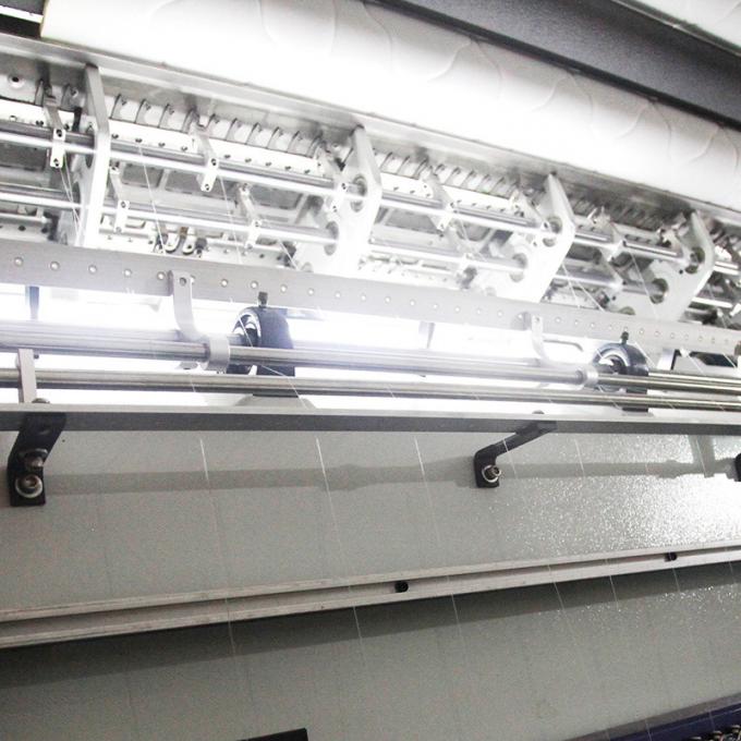 1200RPM a informatisé la machine piquante sans navette pour la fabrication YXN-94-3D de matelas