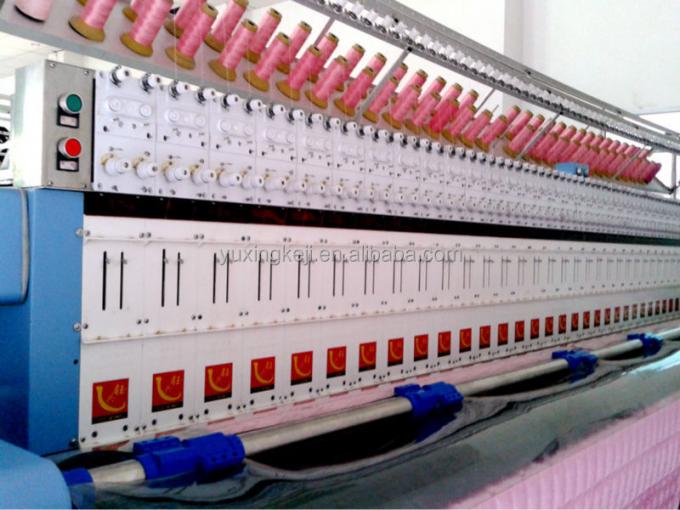 Broderie piquante de machine pour des vêtements, machine à coudre industrielle, machine piquante automatisée de broderie