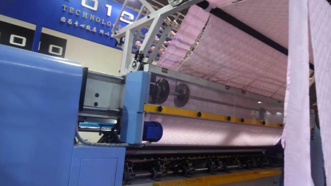 Machine piquante automatisée abordable pour la couverture faisant avec le dispositif de coupe de bord