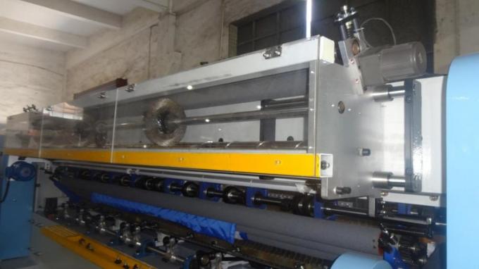 Machine piquante automatisée abordable pour la couverture faisant avec le dispositif de coupe de bord